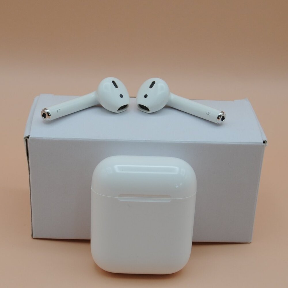 Apple Airpods (2nd Generation) with Charging Case - White